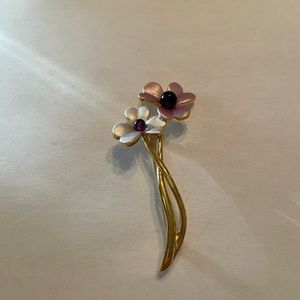 Cascade flower pin